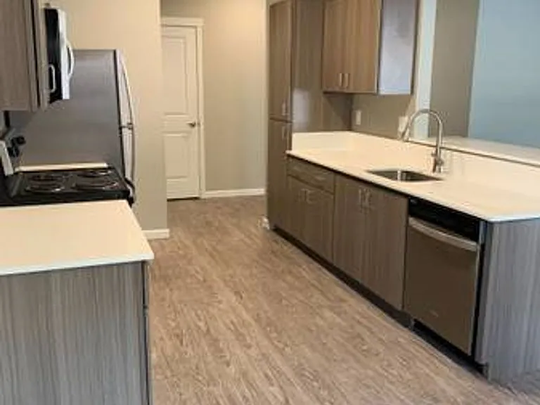 White Oak Apartments — Photo 24