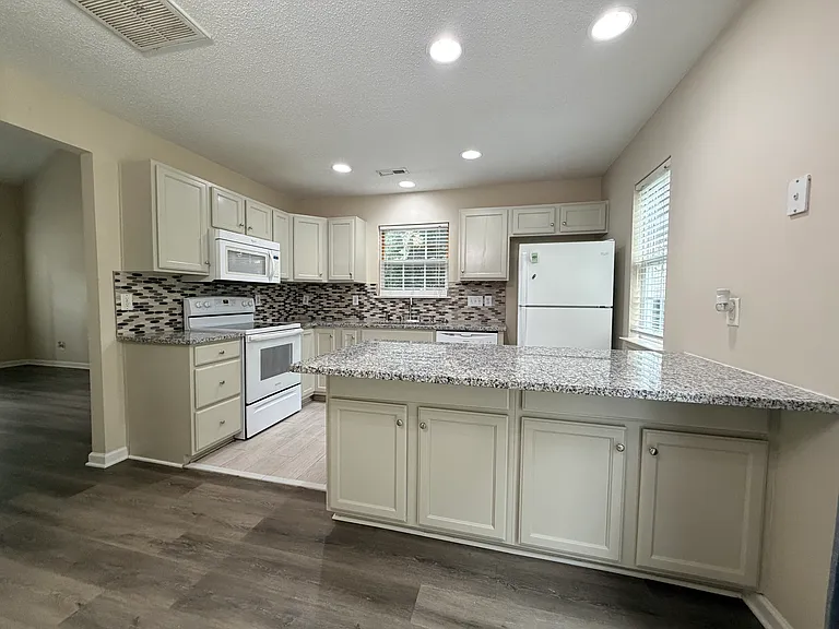 210 Bridford Downs Dr — Photo 39