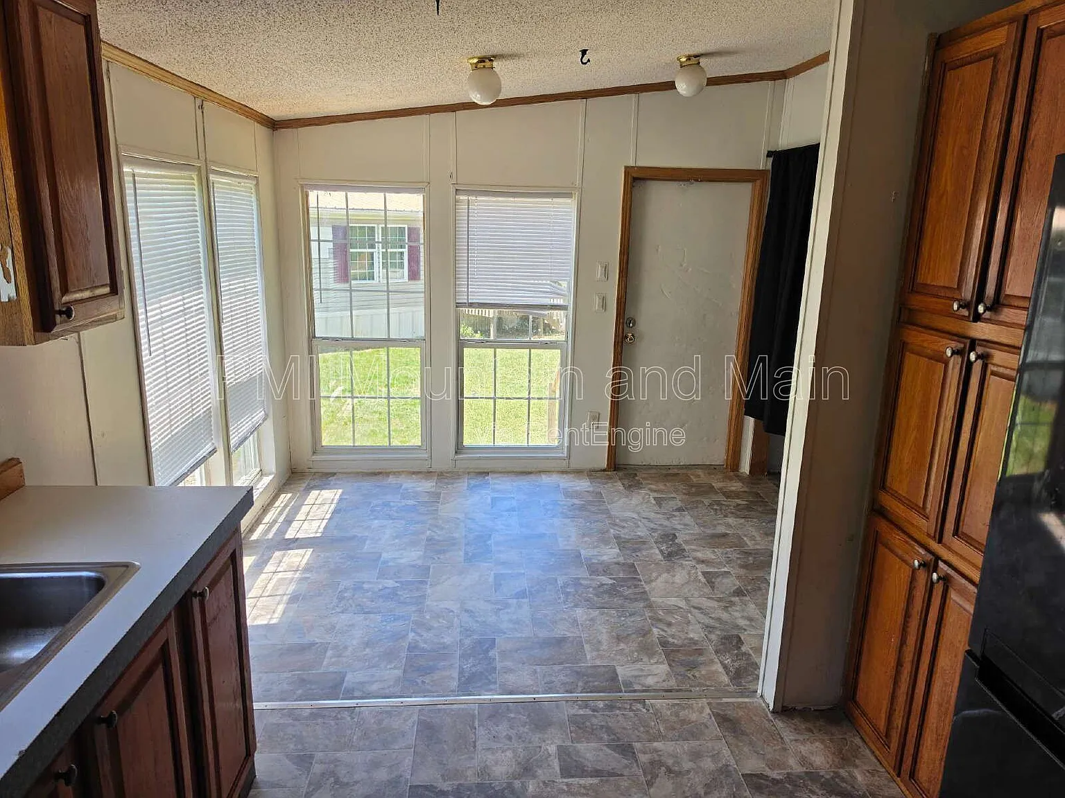 3 bed, 2.0 bath, $1,495 — Photo 4