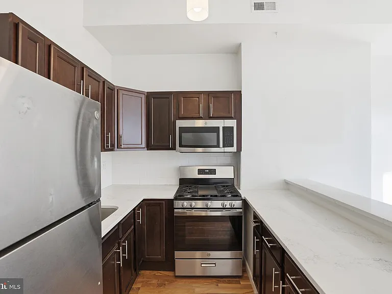 1912 9th St NW #1 — Photo 9