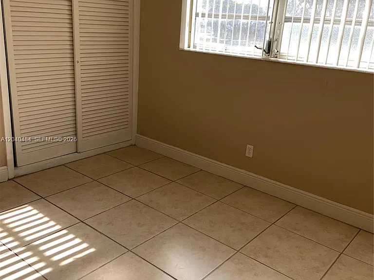 800 NW 76th Ave — Photo 16