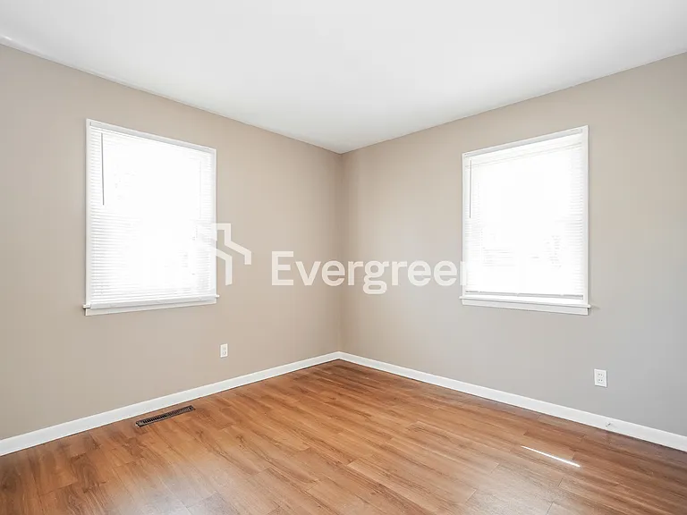 1634 Huxley Dr — Photo 12