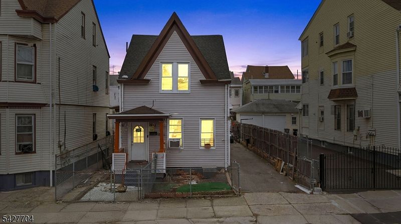 1st image of 101-103 Sheridan Ave