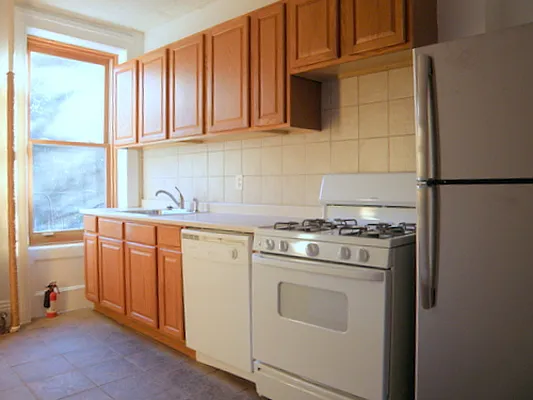 Rented by Vespa Properties Group | media 24