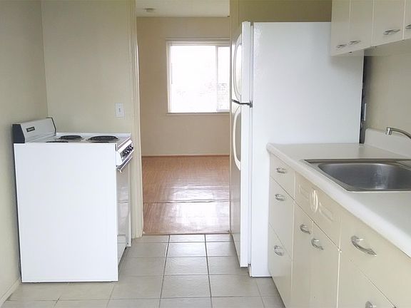 3rd image of 6038 Bagley Ave APT 5