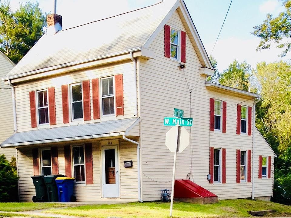 Large Single Family Student Rental House in the heart of UD at the corner of West Main Street and Corbit Street.