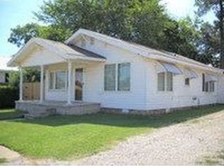 909 N Hinckley St, Holdenville, OK 74848