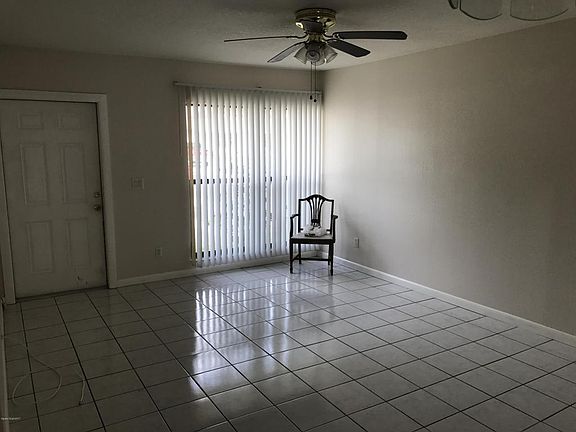 3rd image of 165 W Towne Pl #0