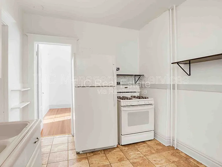 1172 York St #6 — Photo 9