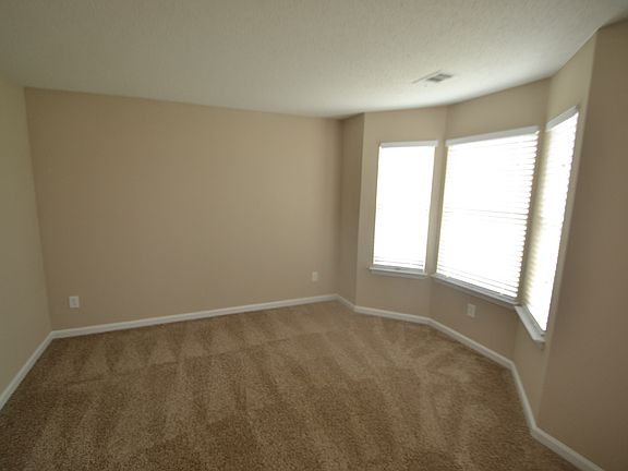 5th image of 4290 Fox Den Dr