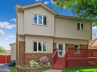9233 S Sproat Ave, Oak Lawn, IL 60453