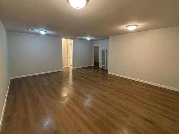 3rd image of 1885 Chestnut Ave APT 7