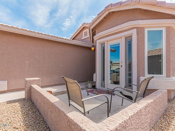 3rd image of 1383 E CHERRY HILLS Drive