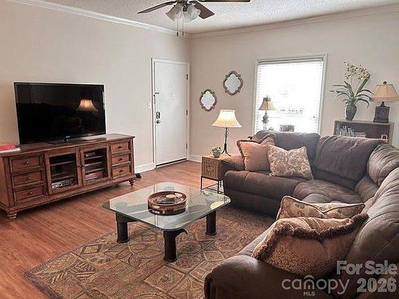 3rd image of 5925 Quail Hollow Rd APT C