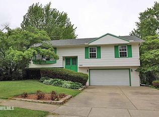 3266 W Knox Dr, Freeport, IL 61032