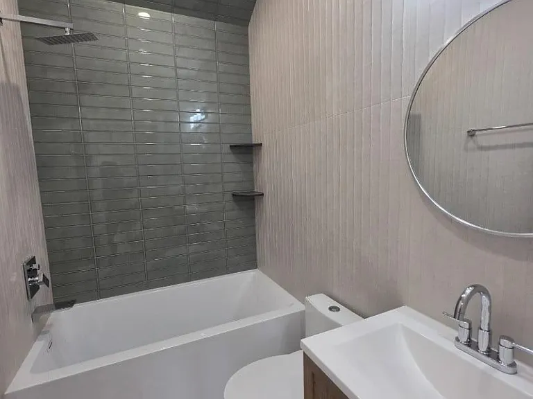 1453 Morris Ave #LEFT — Photo 26