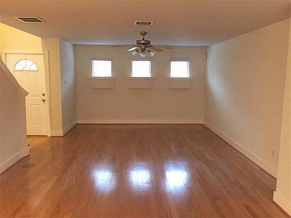 4th image of 5951 South Loop E Unit 20