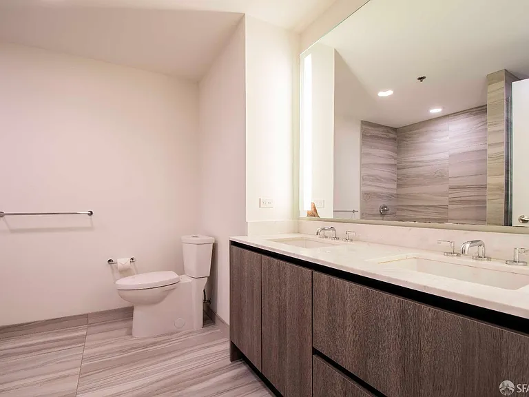 338 Main St #7G — Photo 9