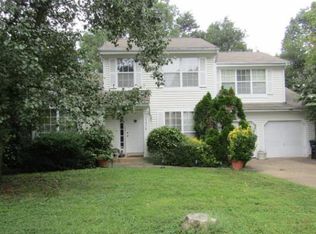 13478 Lake Shore Dr, Herndon, VA 20171
