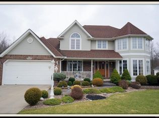 4574 Ridgeview Dr S, North Tonawanda, NY 14120