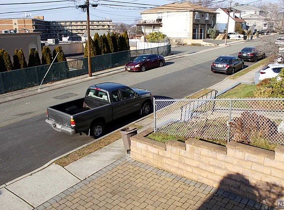 3rd image of 14 Maitland Pl