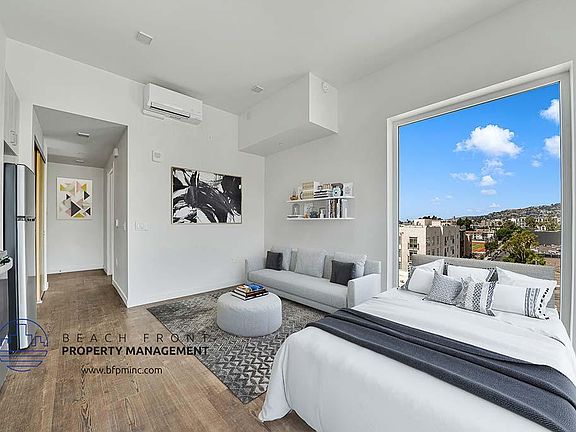 3rd image of 6762 Hawthorn Ave #502