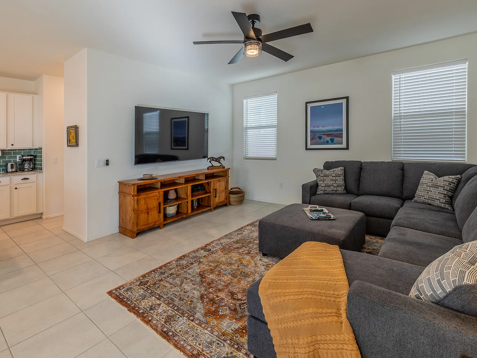 3 bed, 1745 sqft, $3,200 — Photo 2