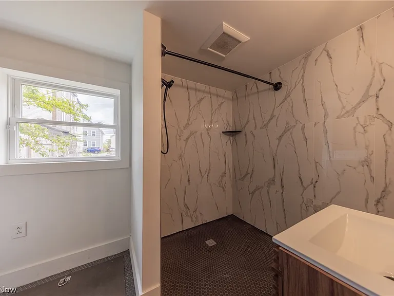 2499 Professor Ave #2 — Photo 20