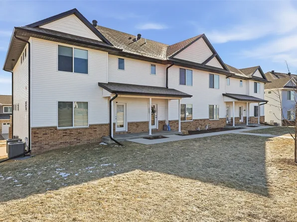 1162 Dahnovan Dr, North Liberty, IA 52317