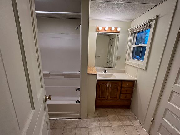 5th image of 307 Colchester Ave #303A