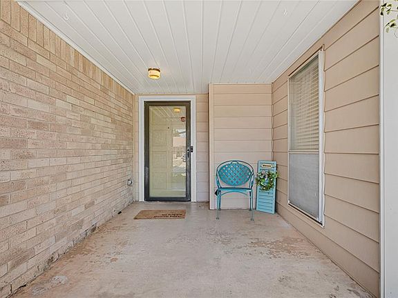 3rd image of 11608 Lochwood Dr