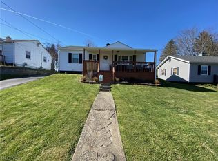 139 S Surry Rd, East Liverpool, OH 43920