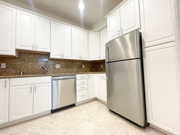3rd image of 1950 Clay St APT 103