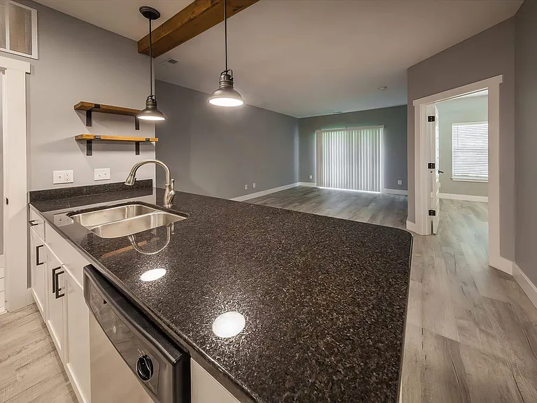 Smith Flats — Photo 14