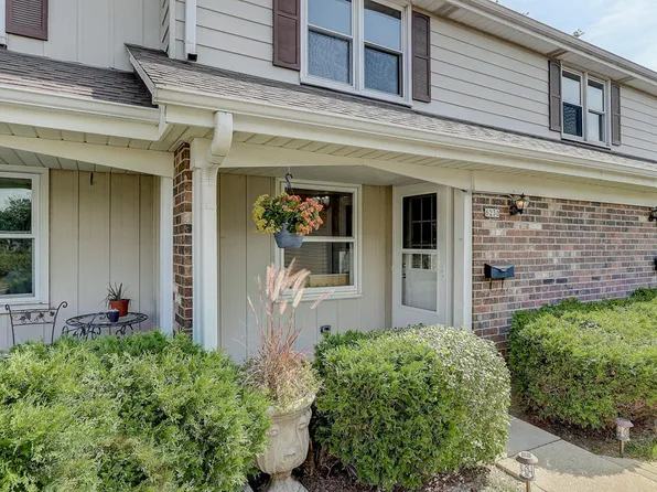 6230 W College Ave #29, Greendale, WI 53129