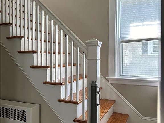 4th image of 27 Holburn Ave