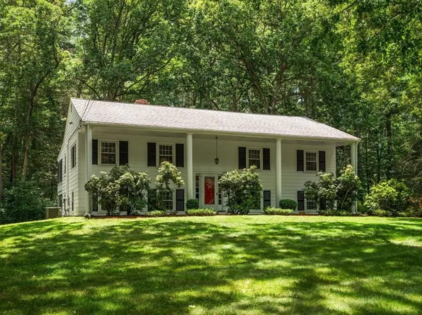 7 Old Causeway Rd, Bedford, MA 01730