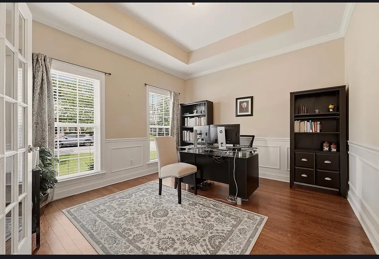 5 bed, 3.5 bath, 3709 sqft, $5,250 — Photo 4