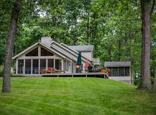 175 Ln Snow Lk, Fremont, IN 46737