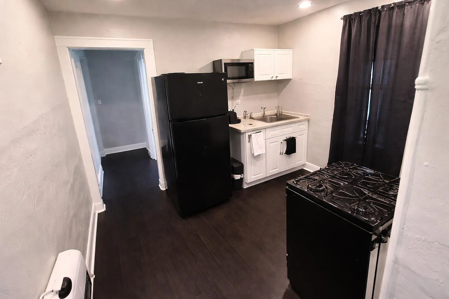 818 Broad St - Unit 2 — Photo 2