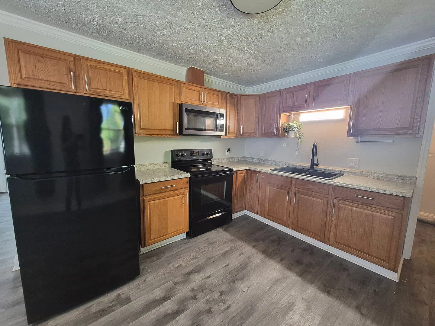New Listing — Photo 3