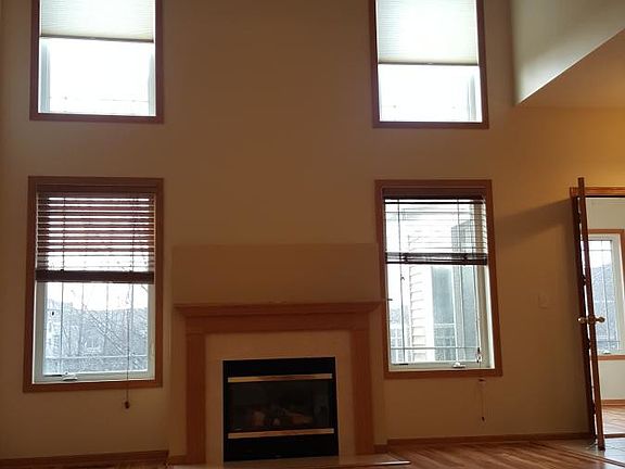 4th image of 15787 Fostoria Dr
