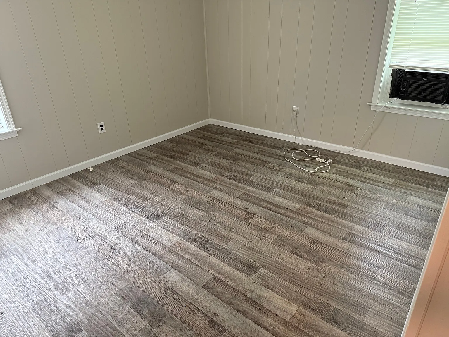 2 bed, 1.0 bath, 1400 sqft, $1,000 — Photo 2