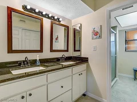 3rd image of 1003 SW 47th Ter APT 103