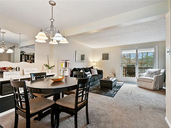 3rd image of 1023 Elm Ct