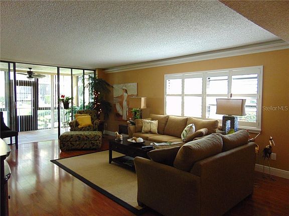 5th image of 11945 143rd St APT 7127
