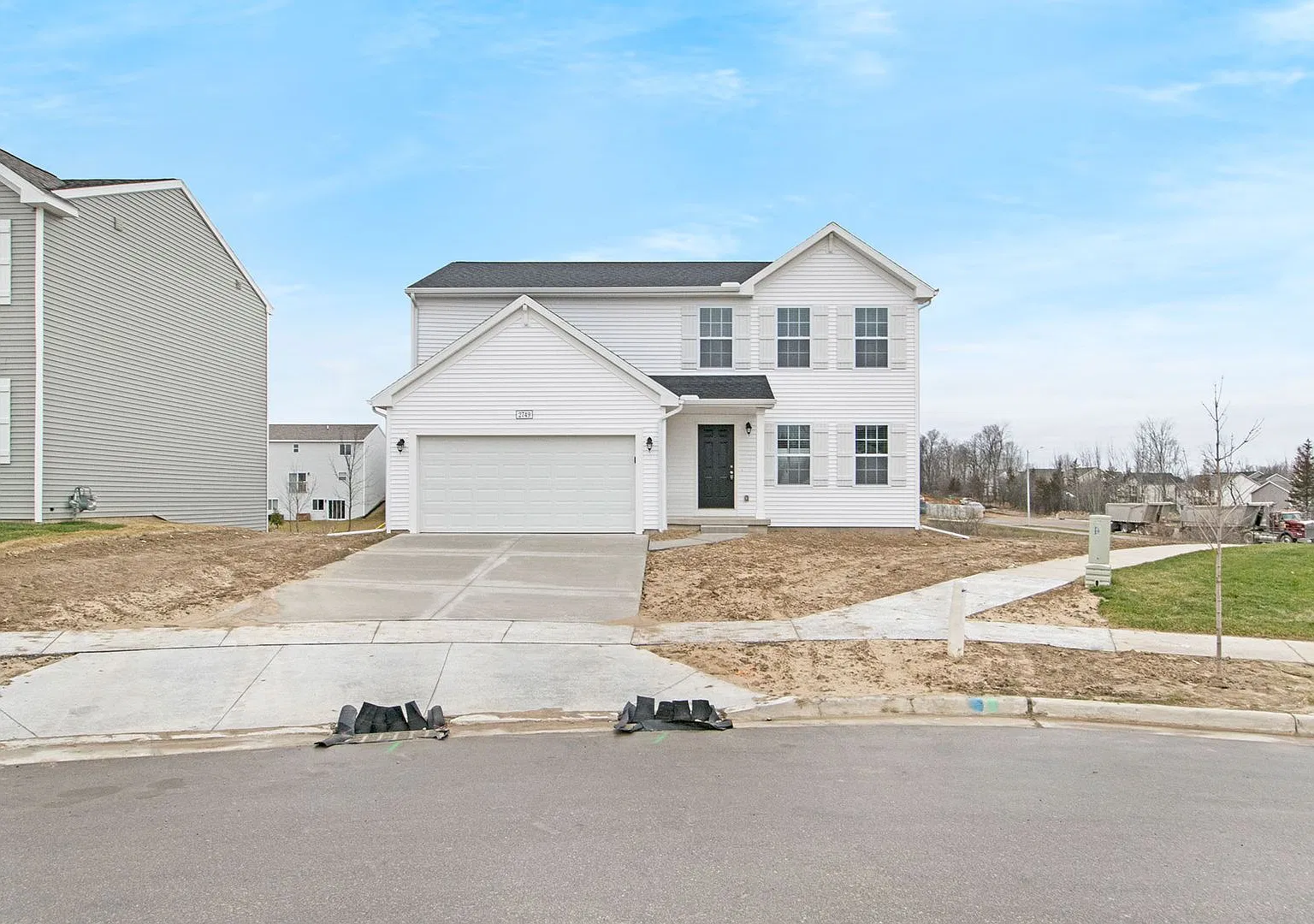 3140 Blue Grass Ln — Photo 1