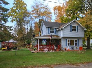 512 Center St, Coleman, MI 48618