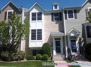11200 Sand Castle Dr #C, Woodbury, MN 55129