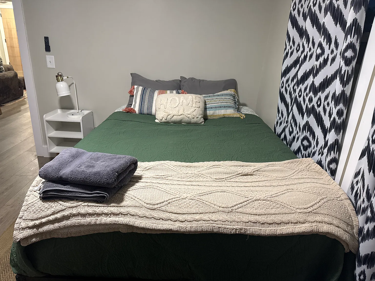 2 bed, 800 sqft, $1,800 — Photo 3